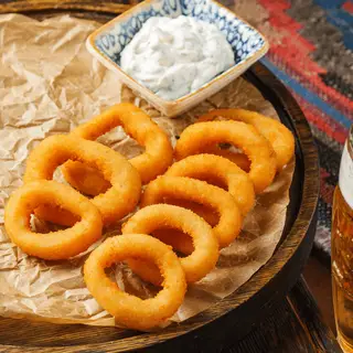 Кольца кальмаров в&nbsp;кляре с&nbsp;соусом тартар — Ресторан Халиф