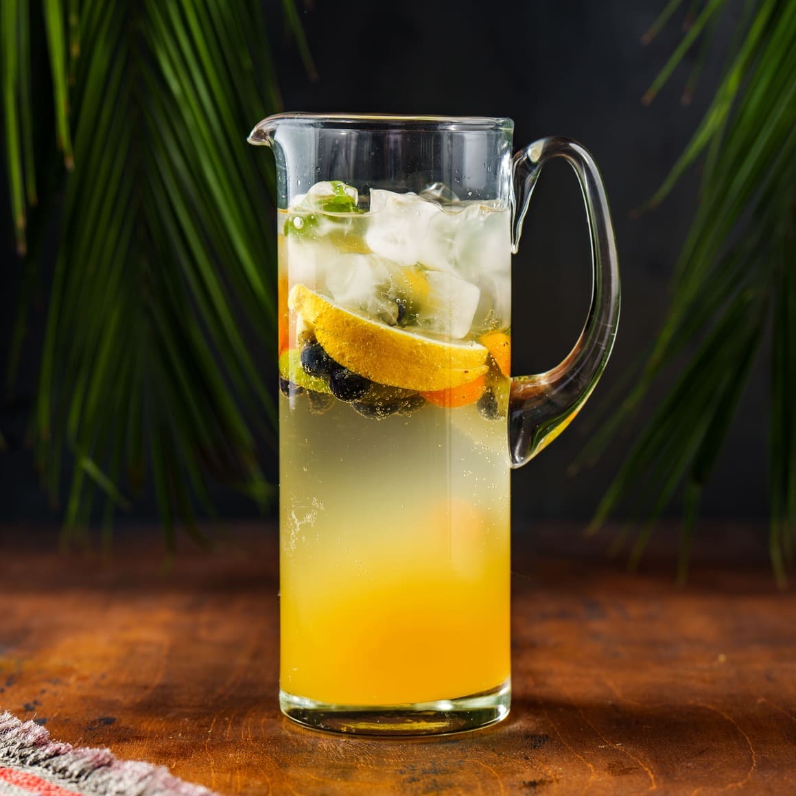 Контактный бар — летняя веранда ресторана Халиф