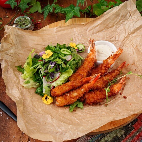 Креветка темпура с&nbsp;зеленым салатом — Ресторан Халиф