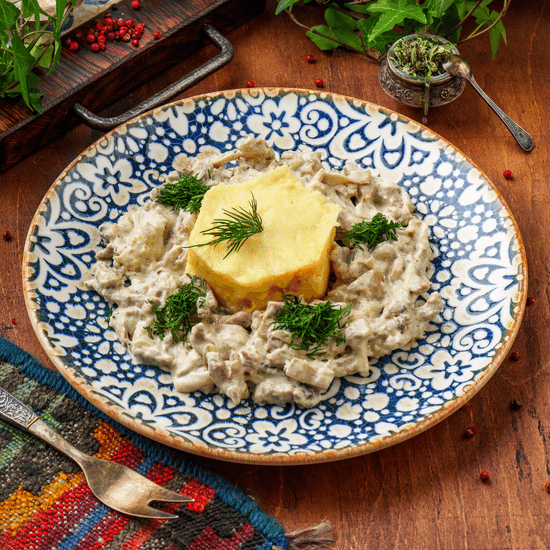 Бефстроганов из&nbsp;телятины в&nbsp;сливочно-грибном соусе — Ресторан Халиф