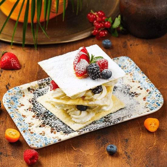 Мильфей с&nbsp;лесными ягодами — Ресторан Халиф