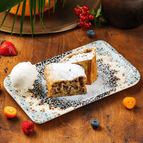 Штрудель яблочный — Ресторан Халиф